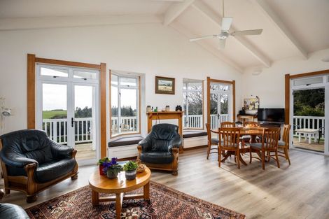 Photo of property in 151 Hickman Road, Urenui, 4375