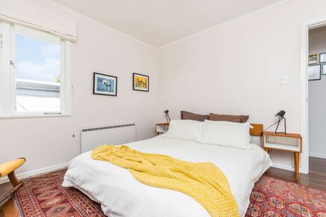 Photo of property in 2/16 Cresta Avenue, Beach Haven, Auckland, 0626