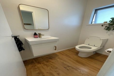 Photo of property in 48 Christian Road, Swanson, Auckland, 0614