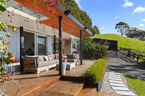 Photo of property in 243 Clevedon Kawakawa Road, Clevedon, Papakura, 2585