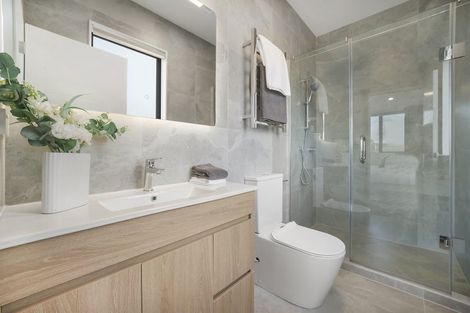 Photo of property in 8/32 Tiraumea Drive, Pakuranga, Auckland, 2010
