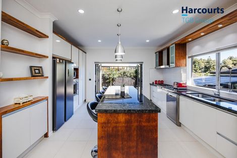 Photo of property in 2 Beatrice Place, Flat Bush, Auckland, 2016