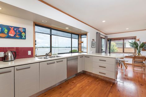 Photo of property in 33 St Annes Crescent, Wattle Downs, Auckland, 2103