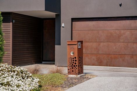 Photo of property in 25 Matipo Street, Wanaka, 9305