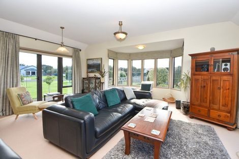 Photo of property in 8 Daffodil Grove, Carterton, 5713