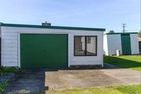 Photo of property in 1 Latham Stubbs Crescent, Waipawa, 4210