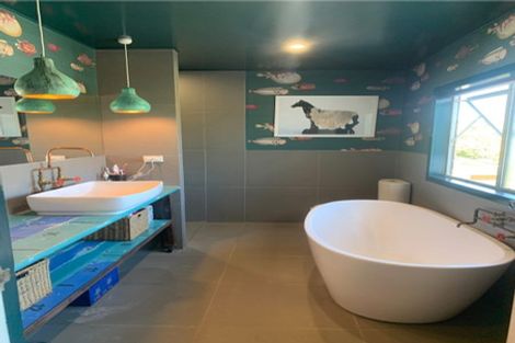 Photo of property in 327 Clifton Road, Te Awanga, 4102