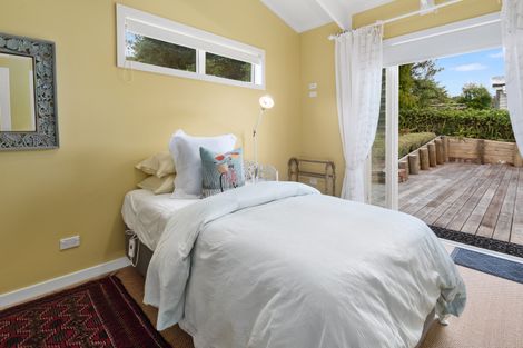 Photo of property in 6 Buckleton Road, Tawharanui Peninsula, Matakana, 0986