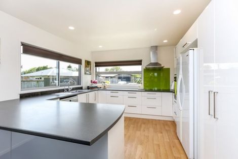 Photo of property in 9 Settlers Close, Whalers Gate, New Plymouth, 4310