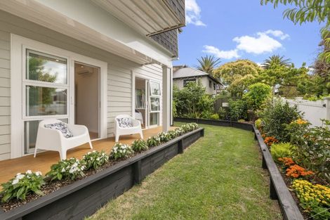 Photo of property in 2/2 Milton Road, Northcote Point, Auckland, 0627