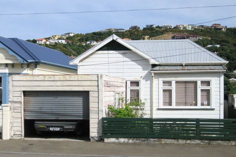 Photo of property in 218 Clyde Street, Island Bay, Wellington, 6023