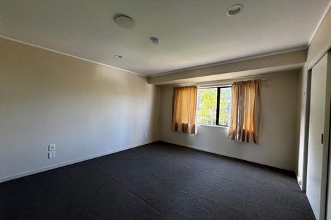 Photo of property in 2/21 Heathglen Place, Bayview, Auckland, 0629