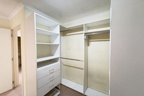 Photo of property in 30 Royal View Road, Te Atatu South, Auckland, 0610