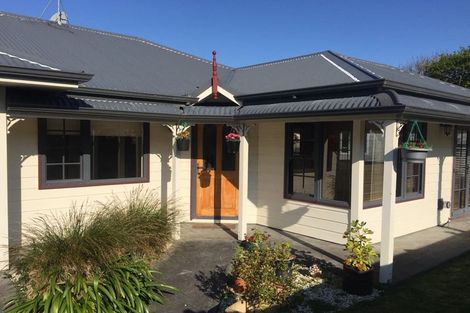 Photo of property in 1a Roy Street, Tawa, Wellington, 5028