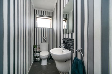 Photo of property in 1 Kimberley Grove, Westbrook, Palmerston North, 4412