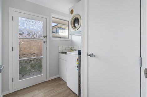 Photo of property in 34 Wesley Avenue, Frankleigh Park, New Plymouth, 4310