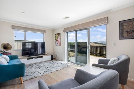 Photo of property in 14 Montego Place, Grenada Village, Wellington, 6037