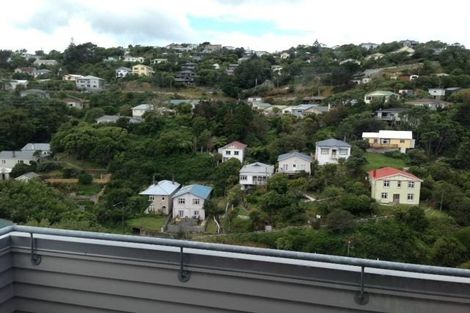 Photo of property in 49 Tiketike Way, Brooklyn, Wellington, 6021