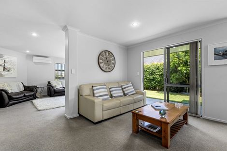 Photo of property in 5 Rainey Crescent, Papamoa Beach, Papamoa, 3118