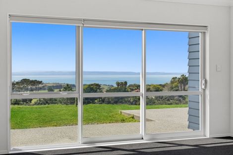 Photo of property in 3143 South Head Road, South Head, Helensville, 0874