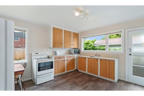 Photo of property in 2/120a Wainoni Road, Avondale, Christchurch, 8061