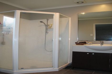 Photo of property in 86 Fields Parade, Oteha, Auckland, 0632