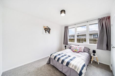 Photo of property in 33 Convair Crescent, Mangere, Auckland, 2022