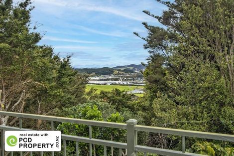 Photo of property in 20 Memorial Drive, Parahaki, Whangarei, 0112