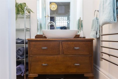 Photo of property in 82 Olliviers Road, Phillipstown, Christchurch, 8011