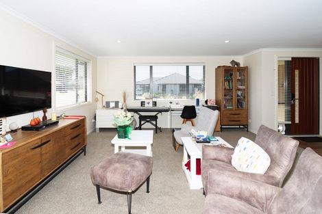 Photo of property in 3 Hereford Drive, Carterton, 5713