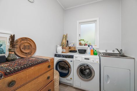 Photo of property in 70 Savoy Road, Glen Eden, Auckland, 0602