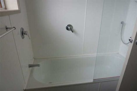 Photo of property in 35a Southsea Crescent, Silverdale, Hamilton, 3216