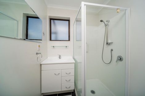 Photo of property in 19 Karamu Street, Strandon, New Plymouth, 4312