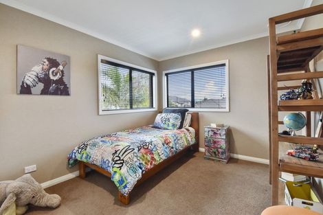 Photo of property in 14 Corsica Way, Karaka, Papakura, 2113