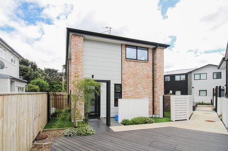 Photo of property in 4/123 Cambridge Terrace, Fairfield, Lower Hutt, 5011