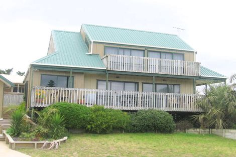 Photo of property in 100 Ake Ake Avenue, Matarangi, Whitianga, 3592