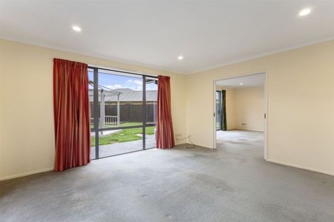 Photo of property in 6 Te Pihopa Way, Aidanfield, Christchurch, 8025