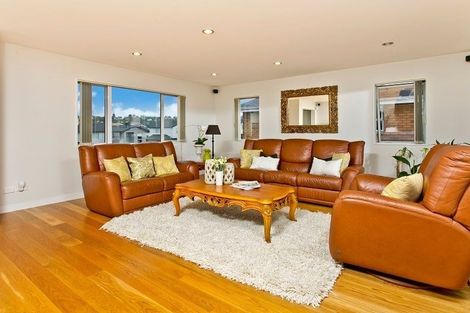 Photo of property in 26 Ballyboe Place, Pinehill, Auckland, 0632