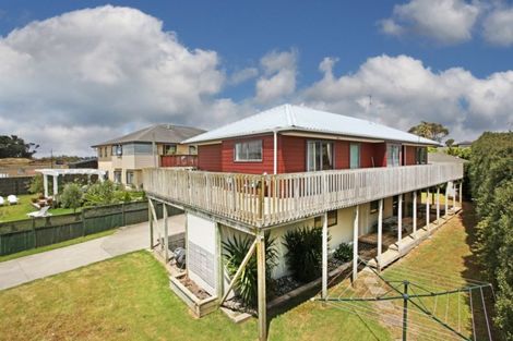 Photo of property in 41 Clarks Beach Road, Clarks Beach, 2122