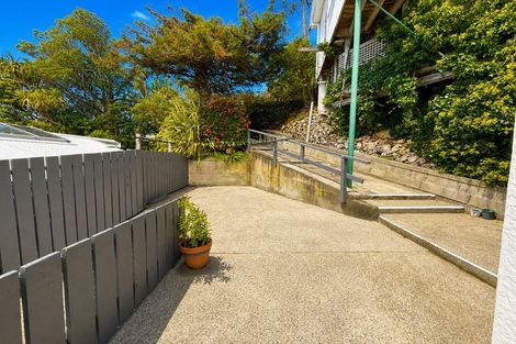 Photo of property in 22 Dorking Road, Brooklyn, Wellington, 6021