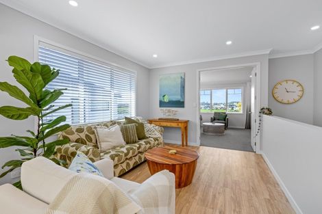 Photo of property in 134 Arran Point Parade, Orewa, 0931