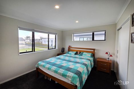 Photo of property in 22 Turret Lane, Hobsonville, Auckland, 0616