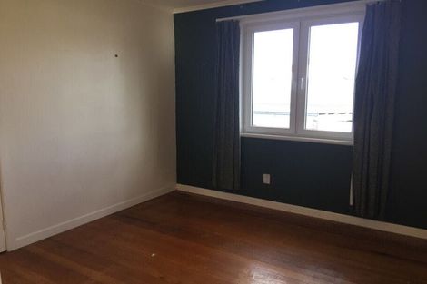 Photo of property in 37a Luckens Road, West Harbour, Auckland, 0618