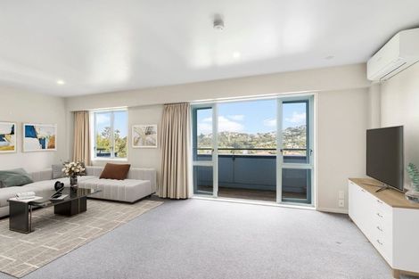 Photo of property in 2/93a Kelburn Parade, Kelburn, Wellington, 6012