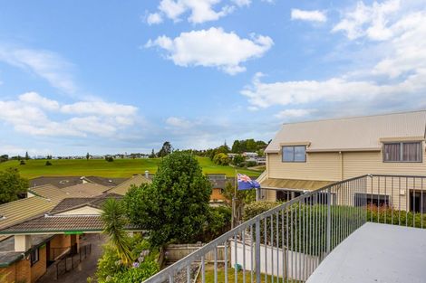 Photo of property in 8/485 Don Buck Road, Massey, Auckland, 0614
