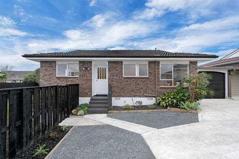 Photo of property in 2/37 Blacklock Avenue, Henderson, Auckland, 0612