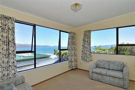 Photo of property in 11 Te Whiti Grove, Korokoro, Lower Hutt, 5012