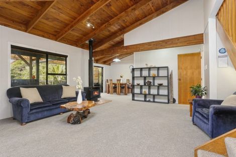 Photo of property in 27 Awhiorangi Promenade, Swanson, Auckland, 0816