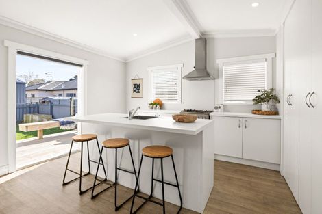 Photo of property in 93 Georges Drive, Napier South, Napier, 4110