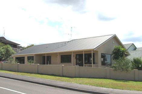 Photo of property in 5 Ballini Rise, West Harbour, Auckland, 0618